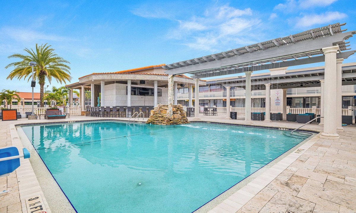 Tampa Hotel | Quality Inn and Conference Center Tampa-Brandon