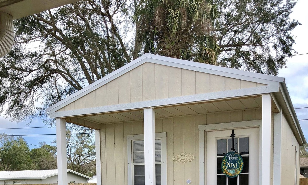June Park Cottage | Quiet Centrally Located Tiny House