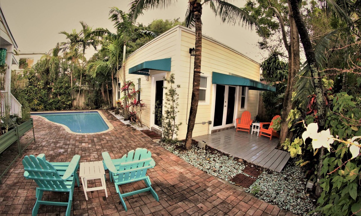 Northeast Miami House | Quiet Cottage in the MIMO district close to everything