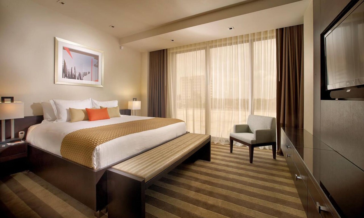 Seybold Hotel | Quiet Place You Can Relax! Suite w/Sleep System Adjustable Comfort Beds