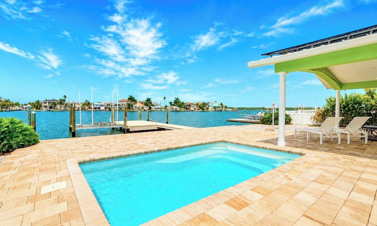 Redington Beach House | Redington Beach Intercoastal Pool 3/2