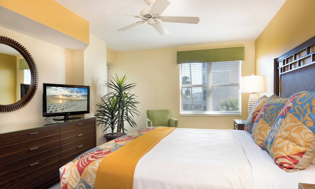 South Island Hotel | Relax by the Beach | Balcony Suites, Full Kitchen, Pool