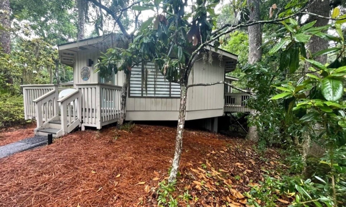 Night Heron Cottage | Relaxing 2 BR cottage, walking distance to beach