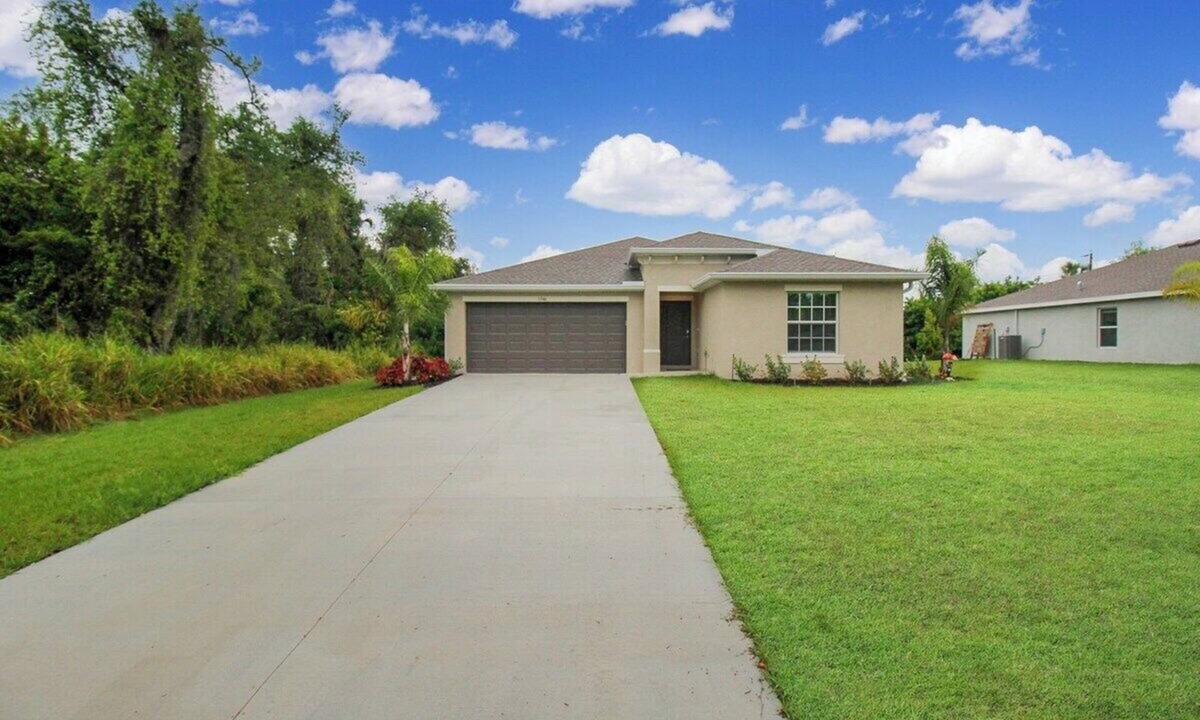 Port Charlotte House | Relaxing coastal home centrally located in Port Charlotte - Fireside Cottage