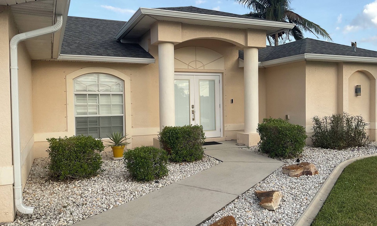 Fort Myers House | Remodeled pool home with upscale amenities and features, perfect for relaxing.