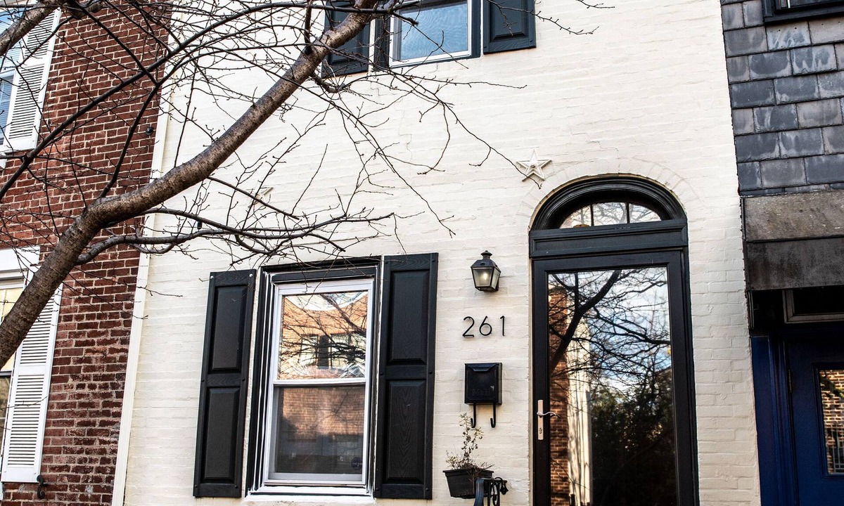Fitler Square House | Renovated Historic Row Home in Fitler Square!