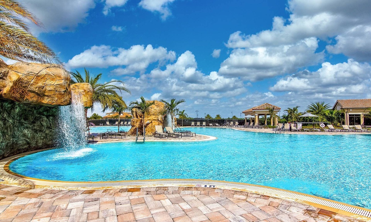 Lakewood Ranch House | Resort-Style Living at Lovely Lakewood - Heated Pool, Tennis, Golf Membership, Fitness Center & Spa!