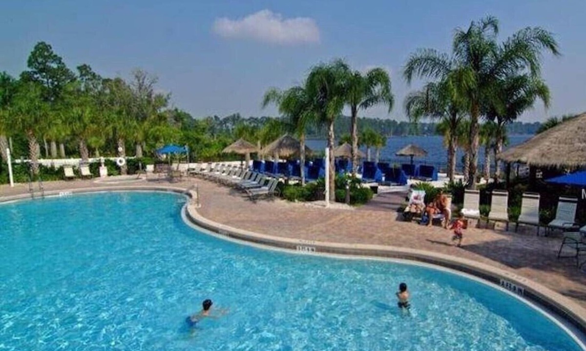 Bahama Bay House | Rest & Relax Bahama Bay Ground Floor 3 bed 2 bath 20 min to parks