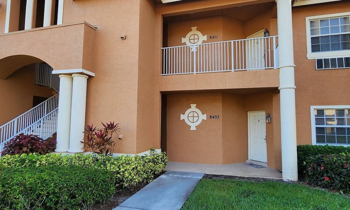 Port Saint Lucie Apartment | Right Direction Rentals Studio Villa 8403