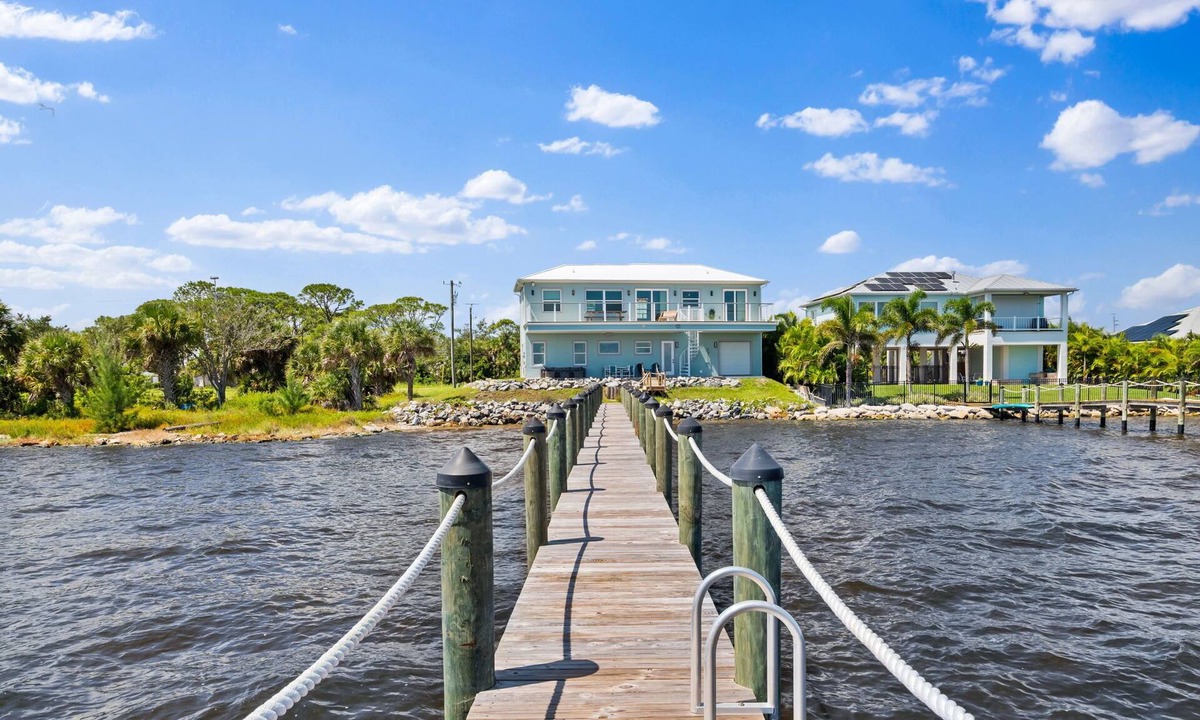 Grant-Valkaria House | River Fun in Grant/Sebastian Stunning Riverfront Oasis, Breathtaking Sunrises
