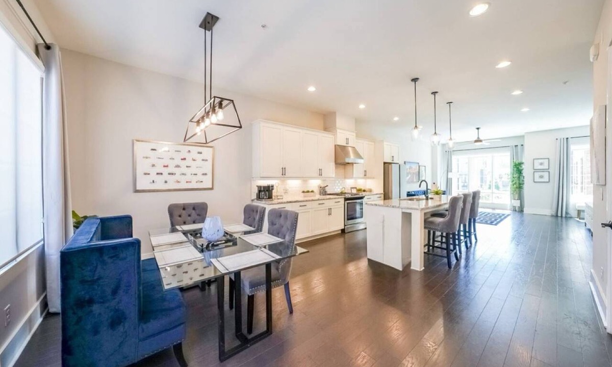 Castleberry Hill House | Rooftop with Skyline Views of Atlanta/Garage Parking/Walk to Restaurants