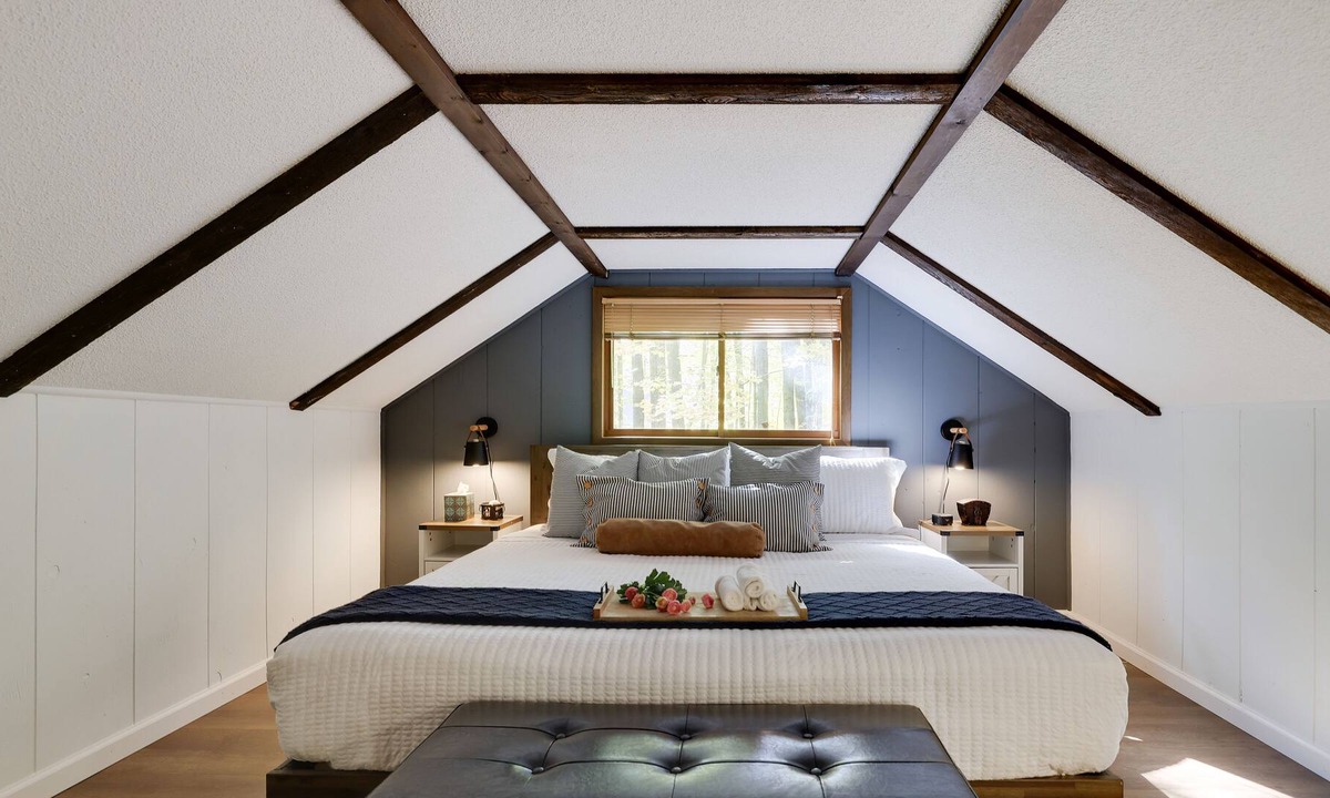 Hamlin Ski Chalet | Rustic Cabin at Poconos +Ski, 2 king beds, Pit