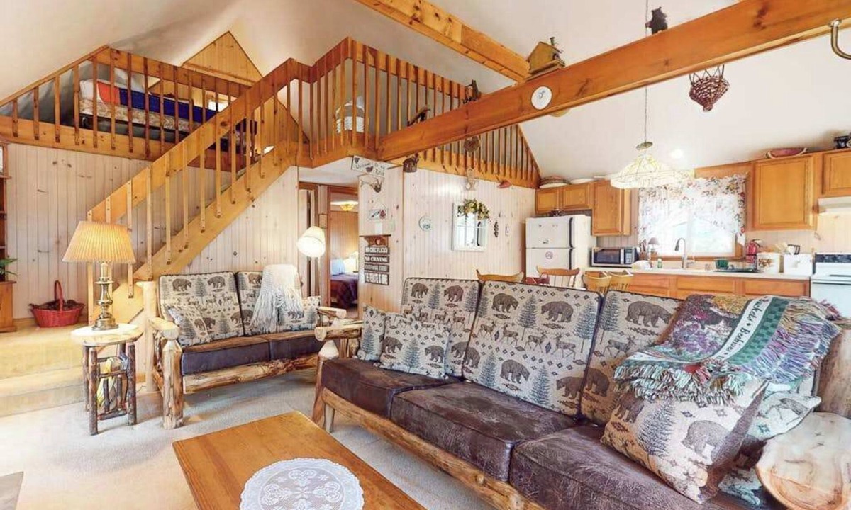 Pocono Lake House | Rustic retreat with 3 pools, tennis & beaches