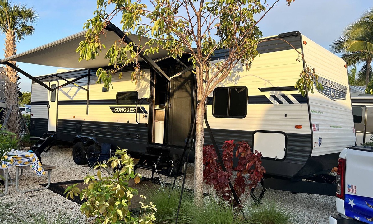 Summerland Key RV Rental | RV with 2 bedrooms ( queen)