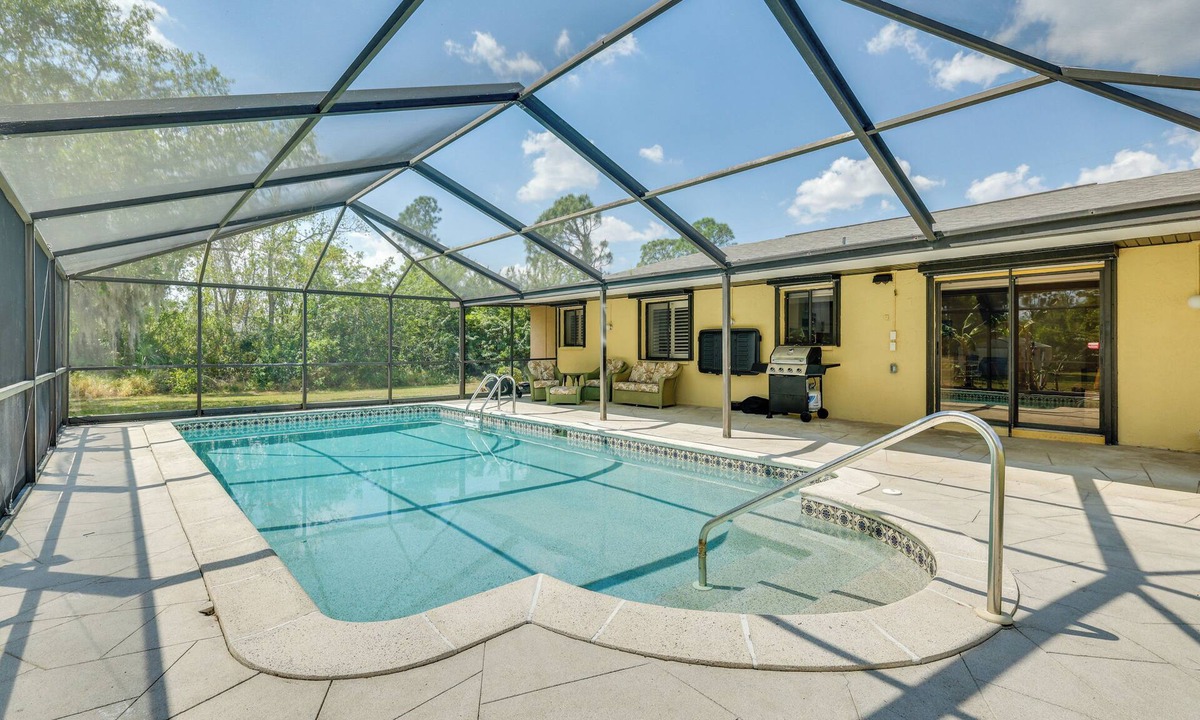 Joel House | Saltwater Pool & Lanai: Lehigh Acres Escape!