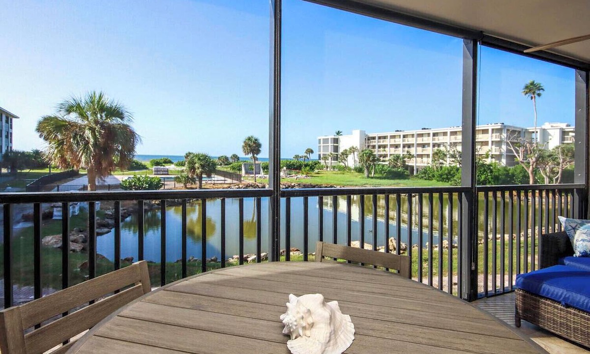 Sanibel Condo | Sand Pointe 212 - Gulf view vacation rental condominium