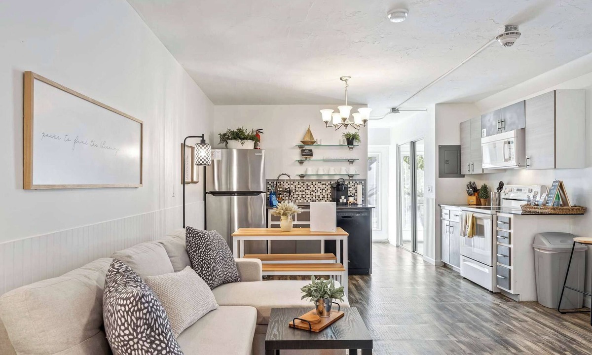 Satellite Beach Apartment | Sandpiper 𓇼 1BR/1BA Across From Beach!