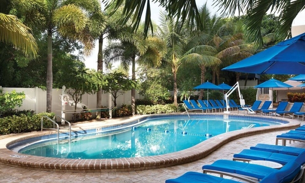 Pompano Isles Resort | Santa Barbara | Romantic Beach Retreat | Pool + Beach
