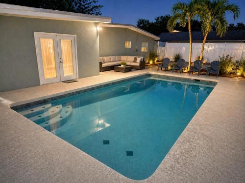 Bay Acres House | Sarasota Home With Pool