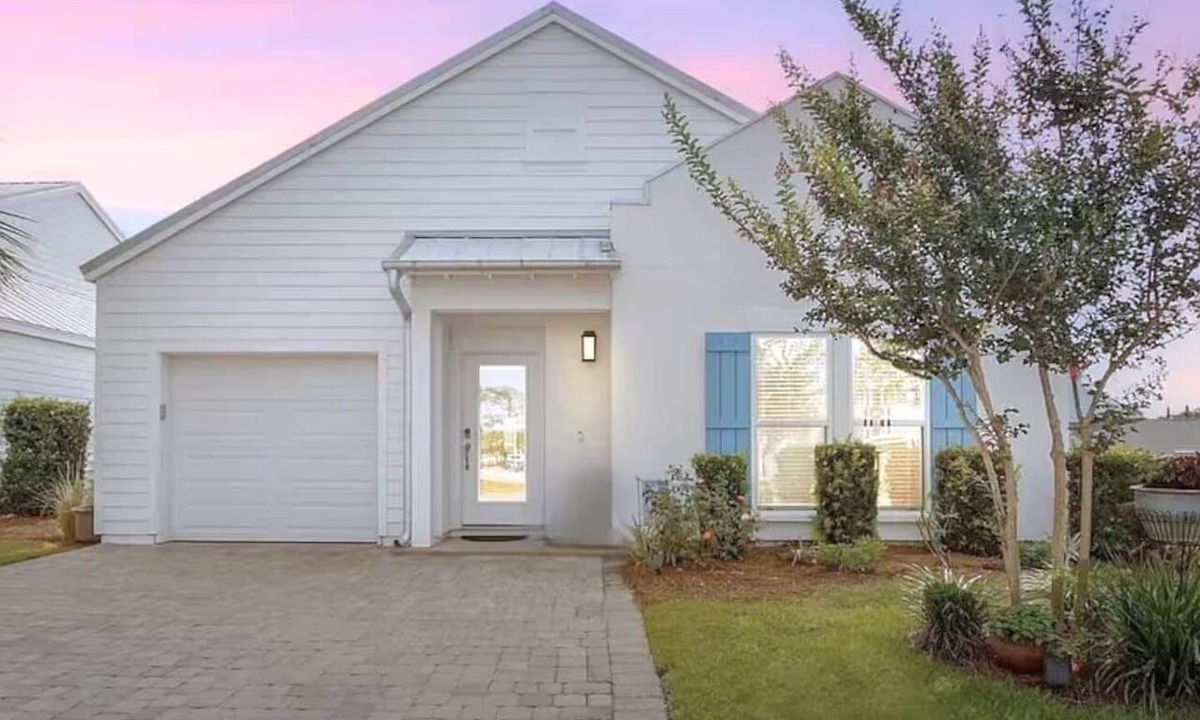 El Centro Beach House | Sea Breeze Hideaway