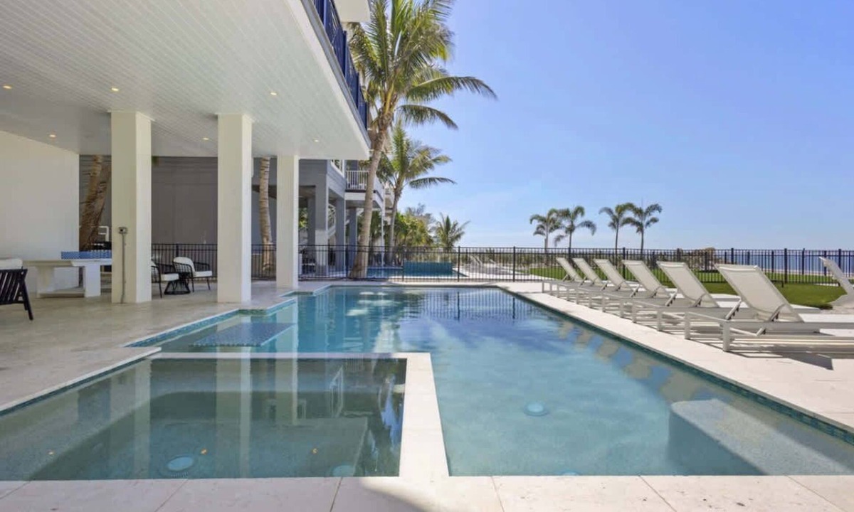 Bradenton Beach House | Sea Swept | Luxury Beachfront Estate
