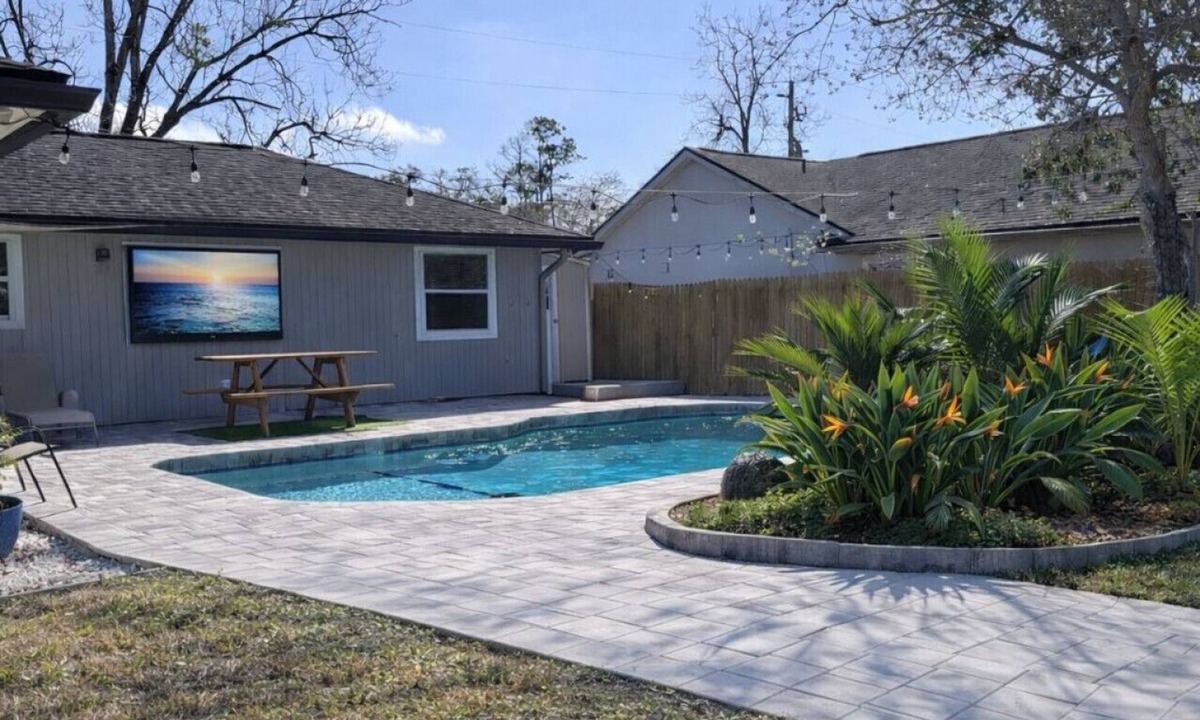 Isle of Palms House | Seabreeze Boating Way|Pool| Hot Tub & Private Dock
