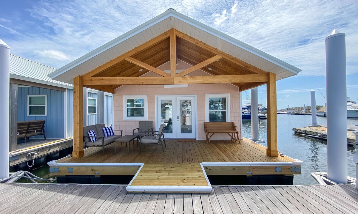 Downtown Boat Rental | SEACLUSION - Zen! Refreshing! Spotless! Calm! Well-appointed! Dock your boat!