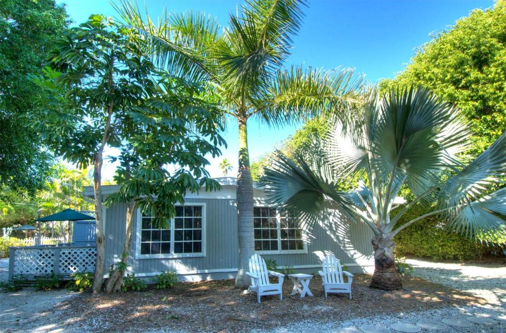 Sanibel Hotel | Seahorse Cottages - Adults Only