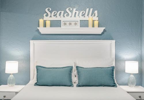 Marathon Apartment | Seashells Getaway - Boat Slip, Ramp, Pool