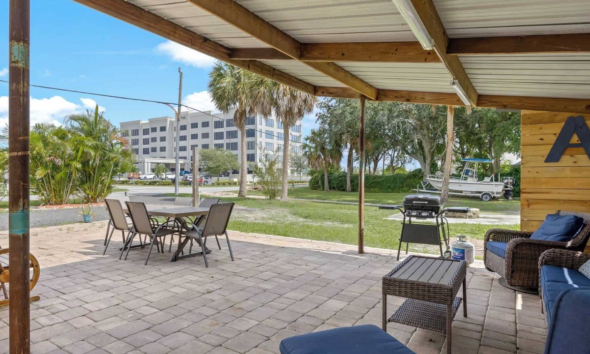 Tropic House | Secluded 4BR Bungalow w/Amazing Outdoor Space
