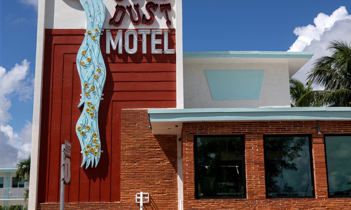 Northeast Miami Hotel | Selina Gold Dust
