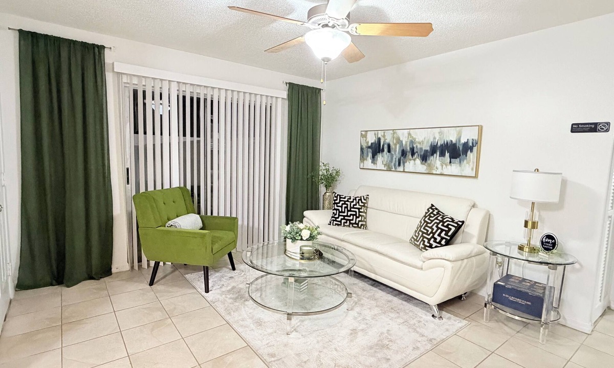 Bloomingdale Apartment | Serene 2-bedroom apartment with AC in charming Brandon