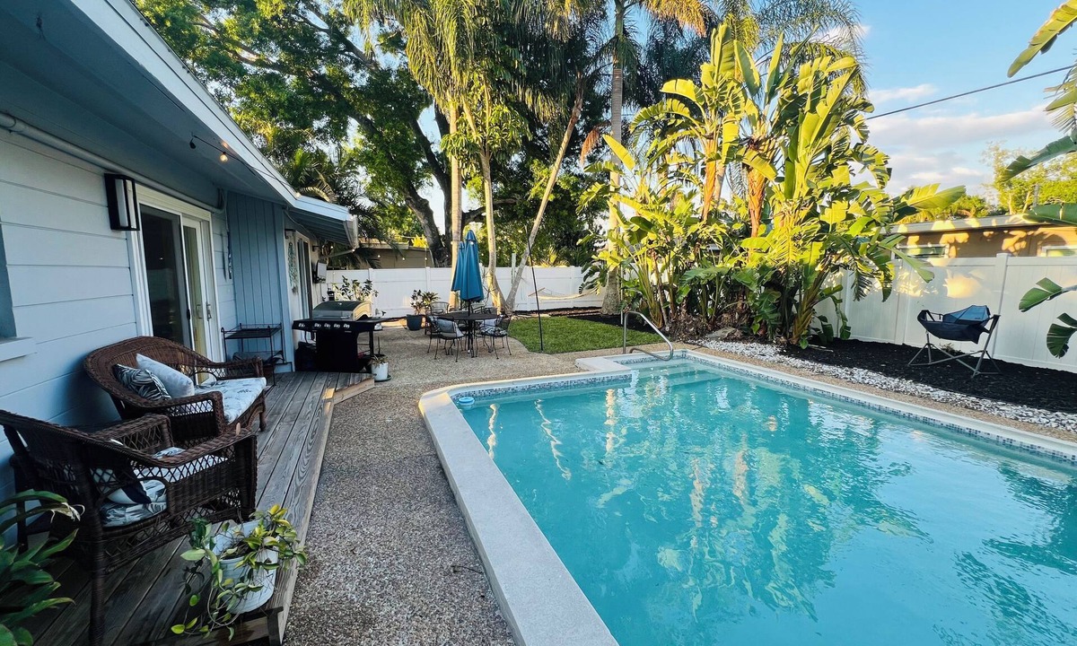 South Gate Ridge House | Serene 3-bedroom oasis in quiet neighborhood near the beach