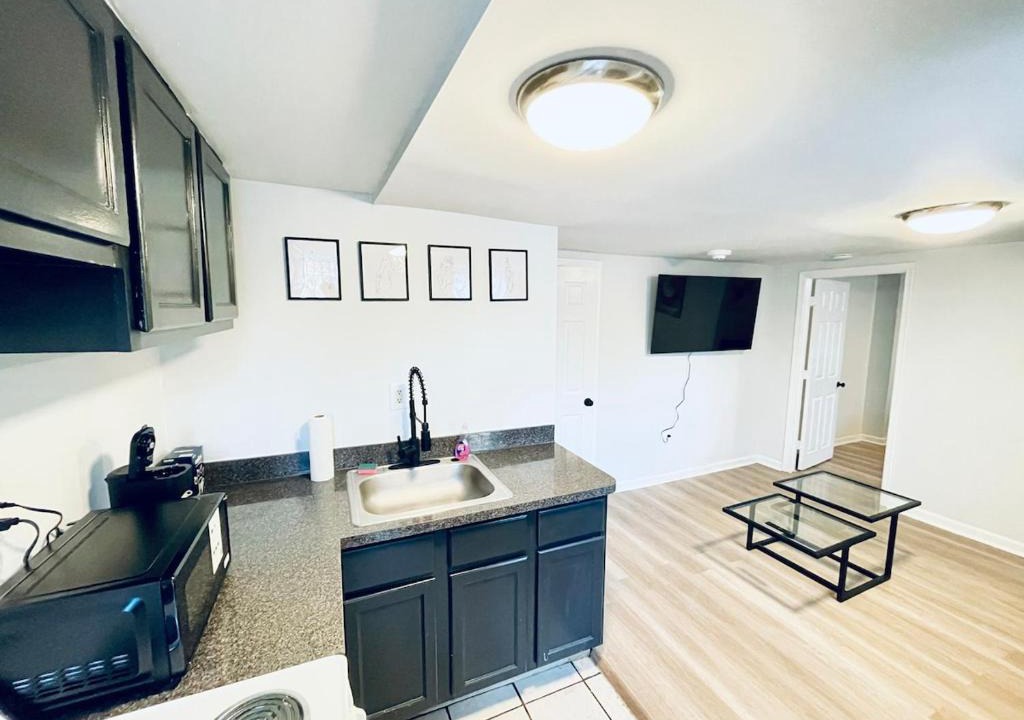 Chester Apartment | Serene Apartment by CityLux - 10 mins from Airport