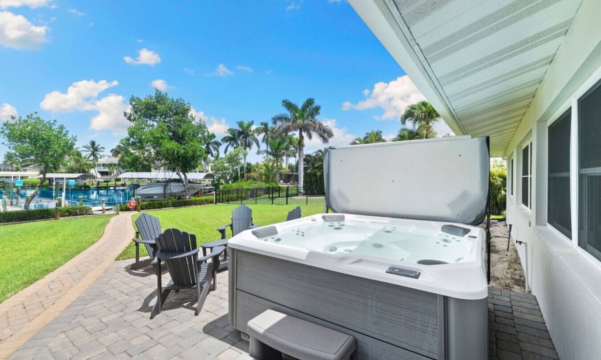 Bonita Springs House | Serene Bayfront Stay - Dock, Hot Tub, Close to Beach