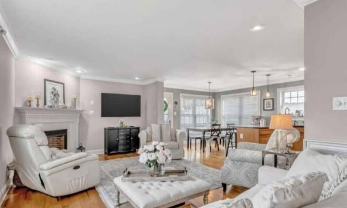 Lake Como House | Serene Beach House in Adorable Lake Como, Nestled Between Spring Lake & Belmar