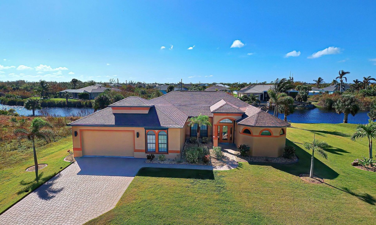 South Gulf Cove House | Serenity | Canal View | Dock | Pool | Spa | Lounge