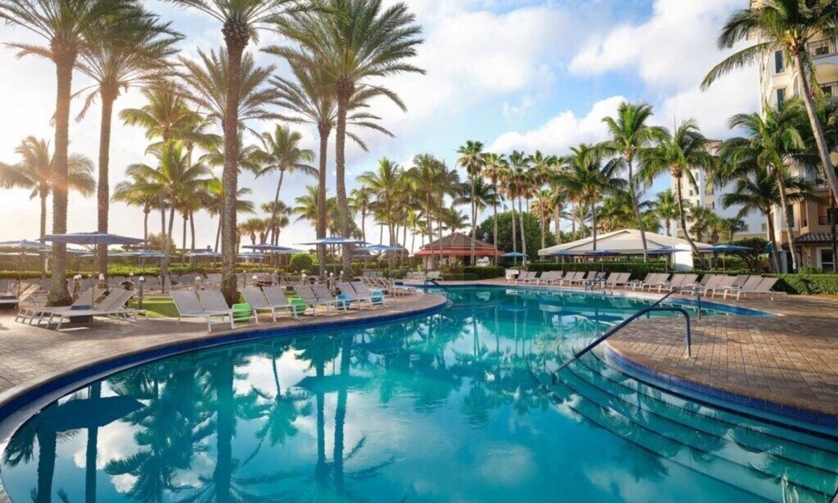 Palm Beach Shores Resort | Singer Island | Coastal Escape | Pools & Beach Days