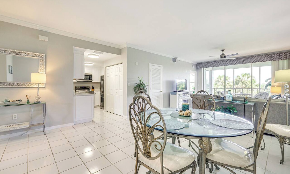 Vanderbilt Beach Condo | Sleek Naples Condo w/Balcony: Snowbirds Welcome!