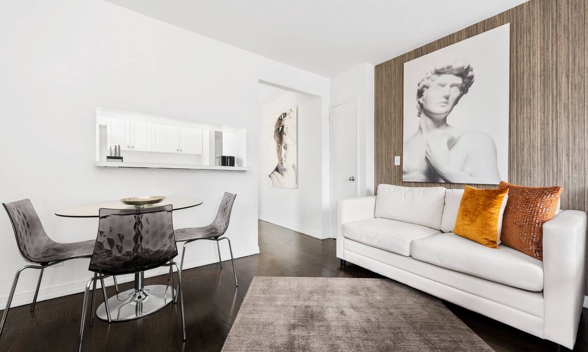 Central Park South Apartment | Sleek Studio Apartment on Upper East Side