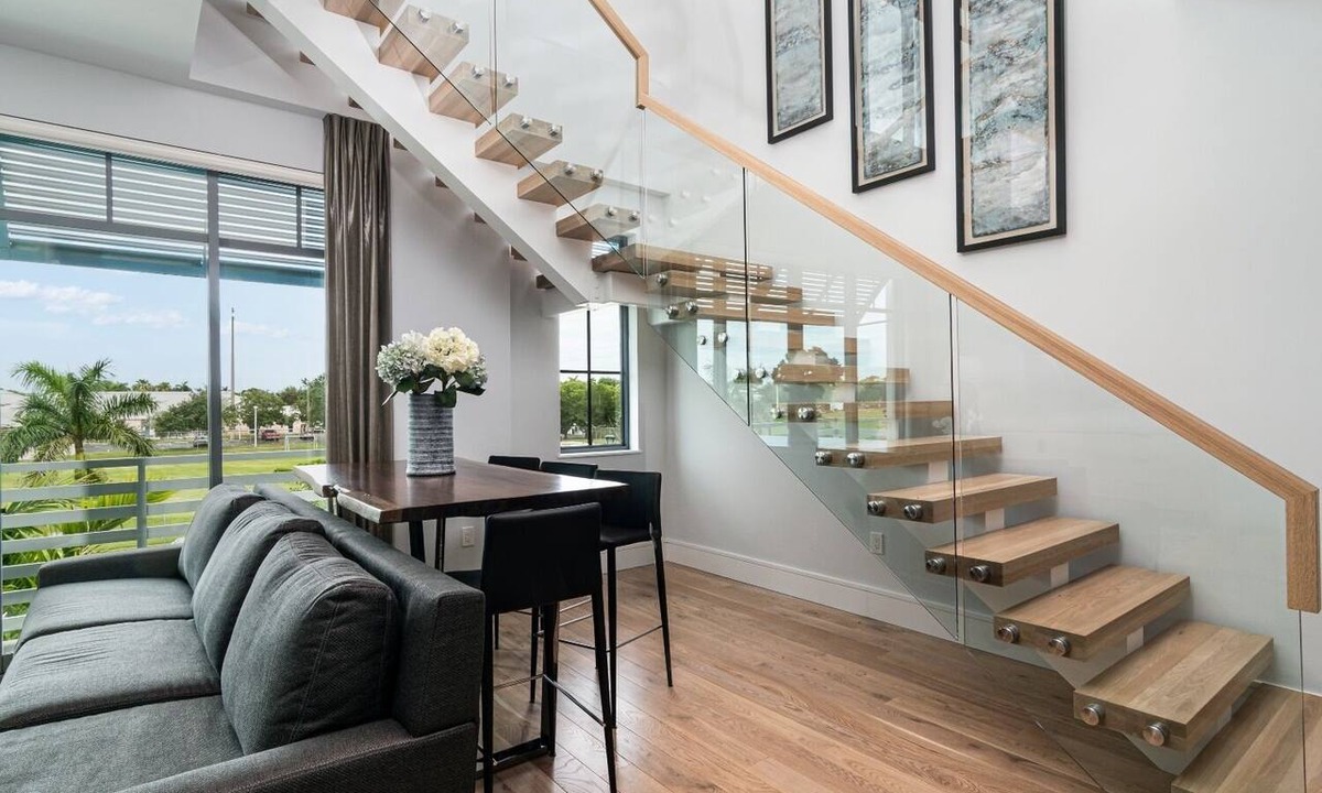 Old Naples Condo | SOCE FLATS 210 - Modern Loft Overlooking 5th Ave S in Olde Naples!