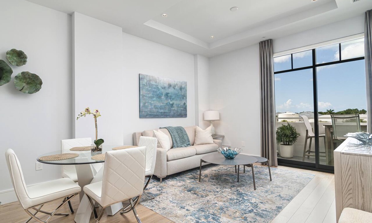 Old Naples Condo | SOCE FLATS 306 - Brand New Olde Naples Condo Steps to 5th Ave S!