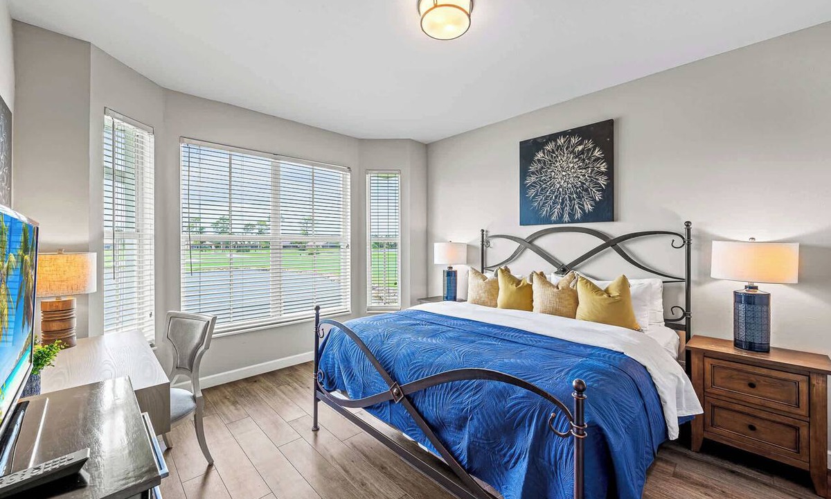Naples Condo | Solterra 3BR Pool, Gym, Nature| Lake & Golf Views
