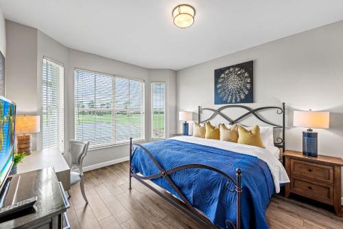 Naples House | Solterra - newly remodeled luxury 3BR condo with lake and golf views, access to resort pool, hot tub, and golf courses at Lely Resort! Close to Naples beaches, 5th Avenue S, and Marco Island! Ideal for families or groups, perfect for a summer vacation!