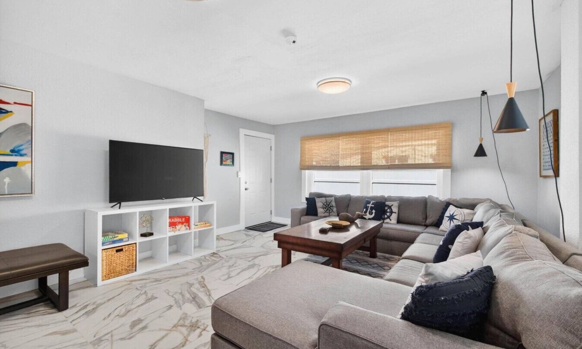 Redington Beach House | Sonnenhaus! 2 Blocks from Beach Access!