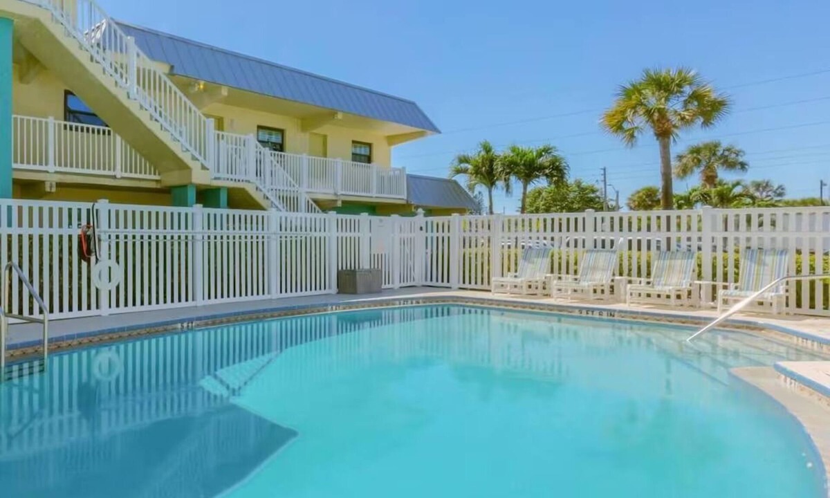 Indialantic By The Sea Resort | Soothing Seaside Stay: Scenic by the Ocean with Kitchen