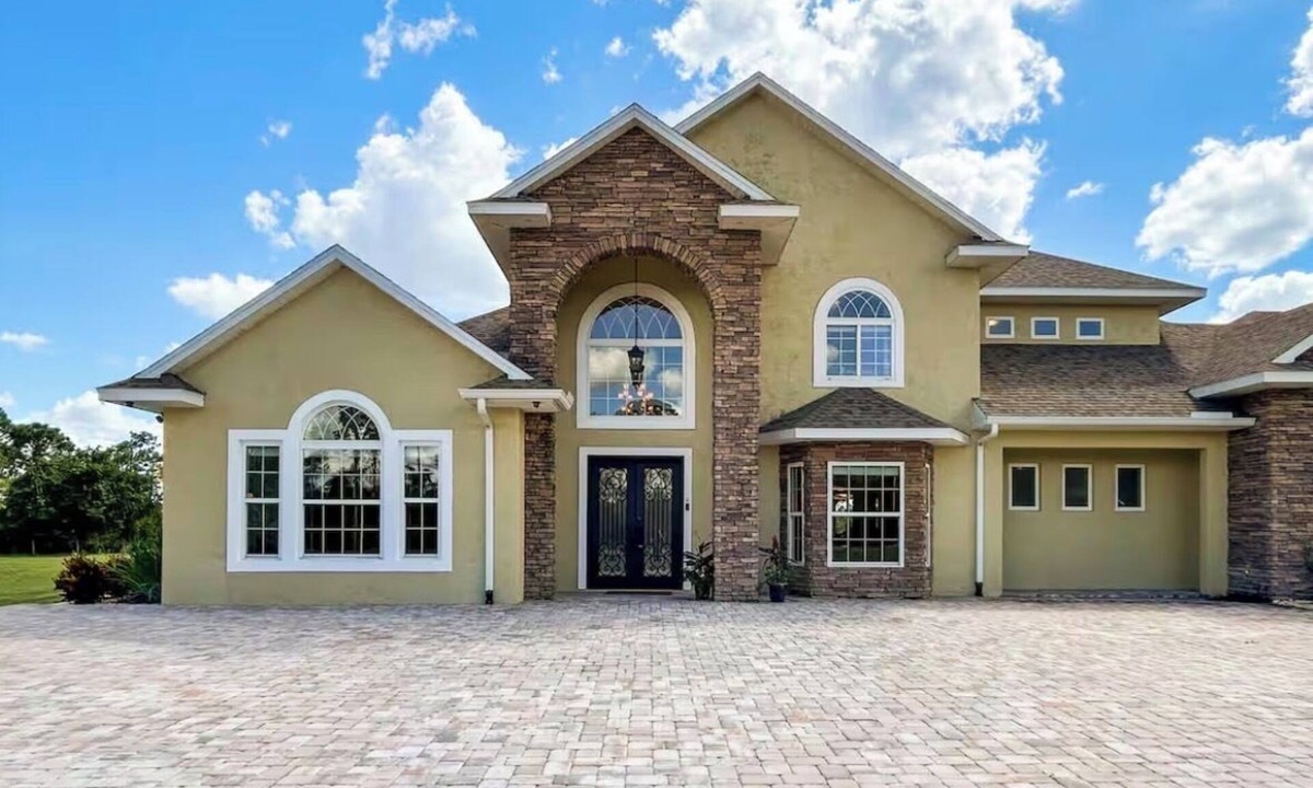 Sebring House | Spacious 6-bedroom 7-bath house in beautiful Sebring