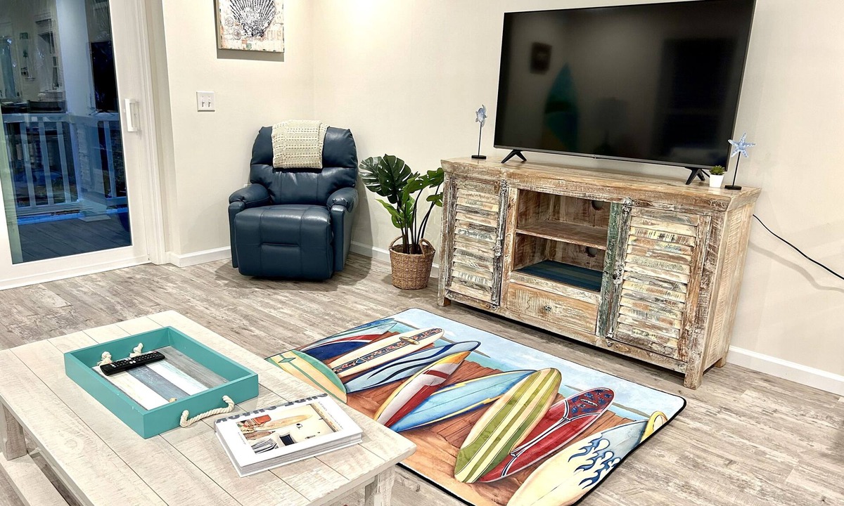 Jensen Beach House | Spacious~Dog Friendly~Partial River View~Heated Pool~BBQ Grill~Gym~Laundry too!