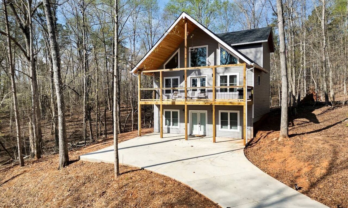 Westminster Cabin | Spacious Family Cabin with Lake Hartwell Access in Westminster, South Carolina