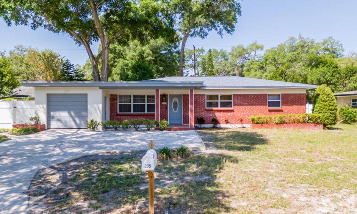 Temple Terrace House | Spacious Family Home Near Hospitals, USF, & Parks
